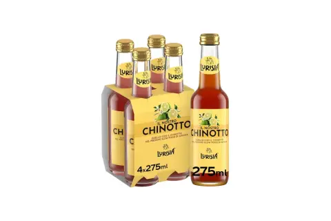Butelki napoju chinotto Lurisia, w tym 4-pak i pojedyncza butelka. To jest chinotto, co to za napój?