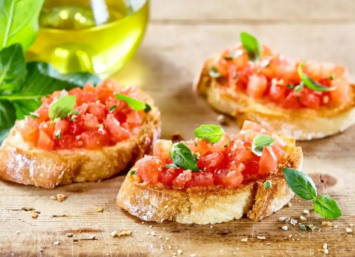 Bruschetta z pomidorami bez rozmiękania pieczywa